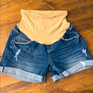 Full panel maternity shorts size L